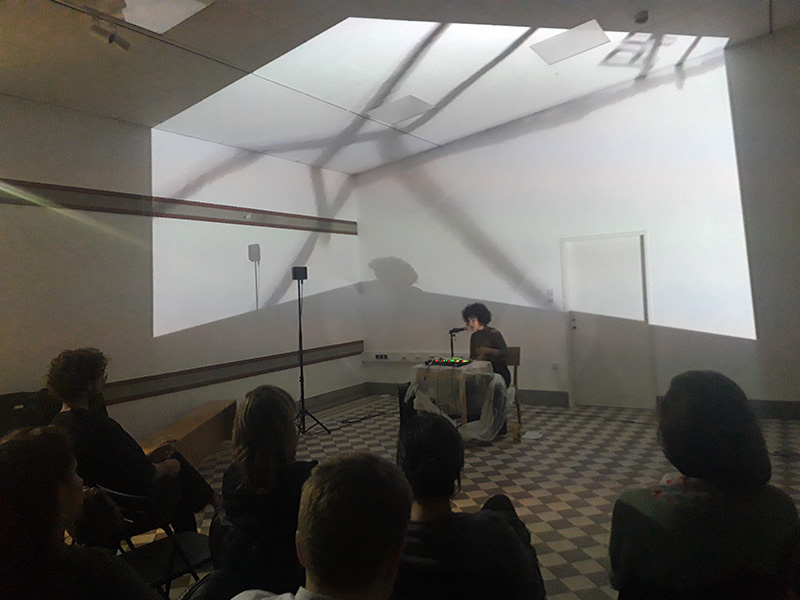 Kinga Tóth bei Sprachbrüche bei MUSMIG am OWA